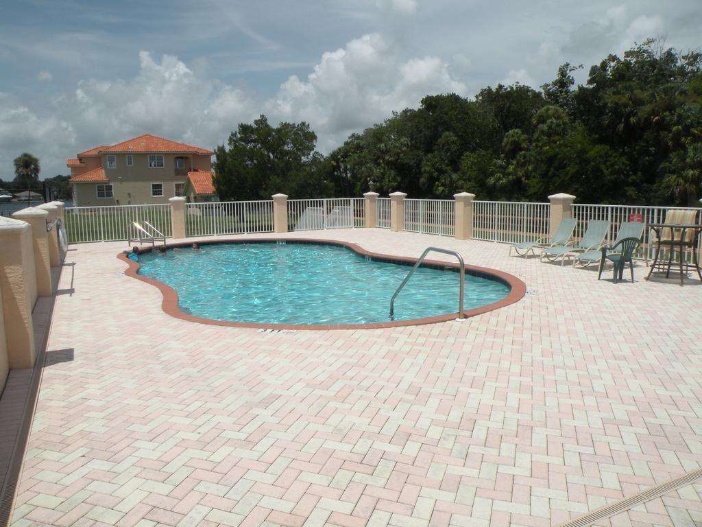 Tradewinds Homosassa Marina Resort Exterior photo