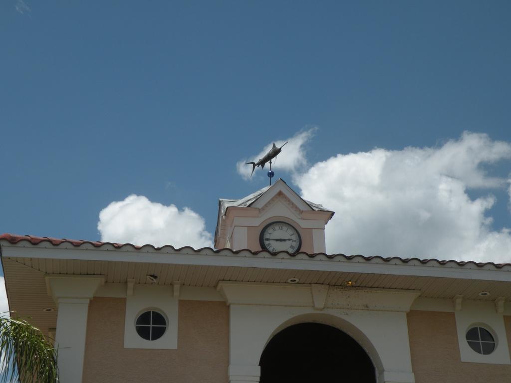 Tradewinds Homosassa Marina Resort Exterior photo
