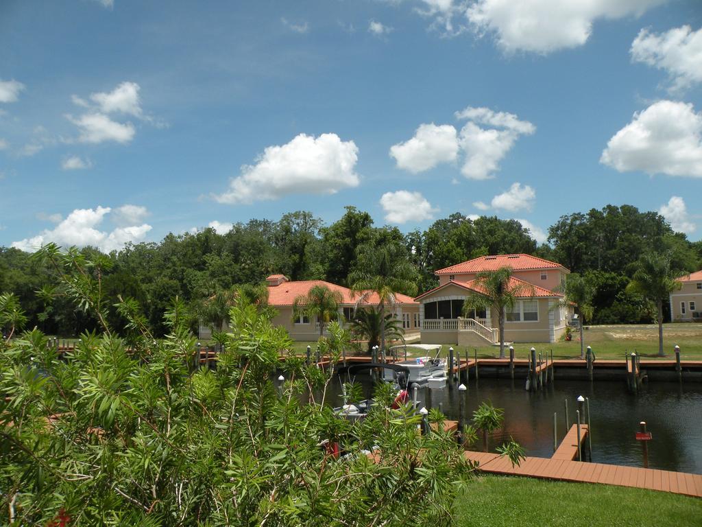 Tradewinds Homosassa Marina Resort Exterior photo